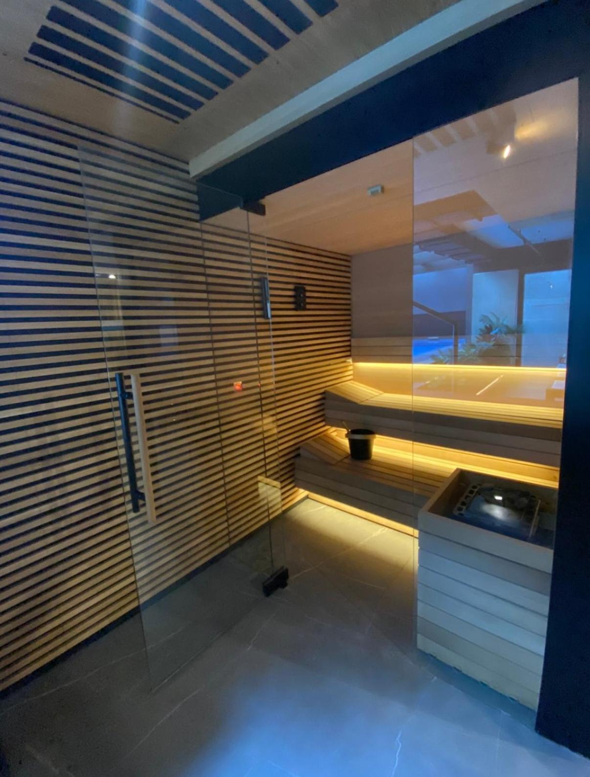 Vistula Avenue Apartment Free Parking, Swimming Pool, Sauna & Gym Krakow Exterior photo